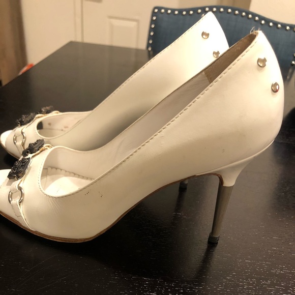 Manolo Blahnik White heels - Picture 2 of 4
